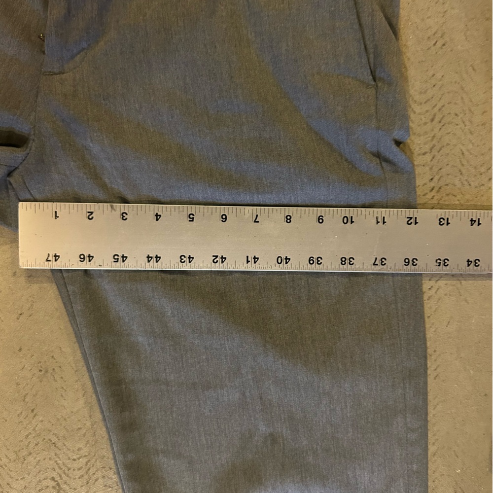 BOGO Haggar Straight Fit Premium Khakis 33x32 - Picture 6 of 7